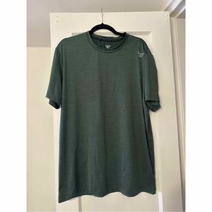 Reebok Men’s Performance Shirt Dark Green Size L